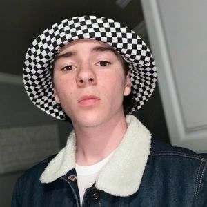 Meet your Posher, Brad